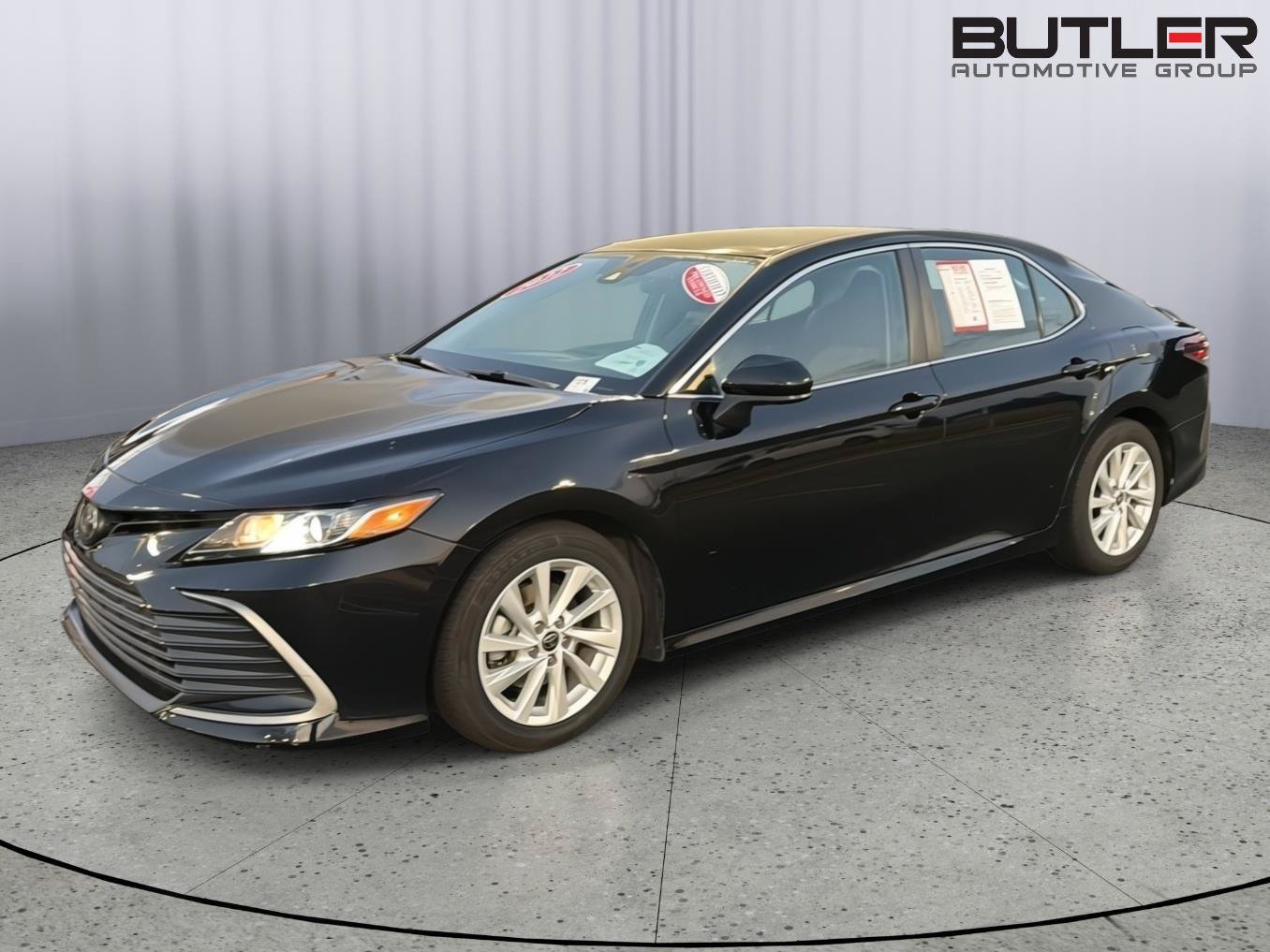 Certified 2022 Toyota Camry LE FWD image 1