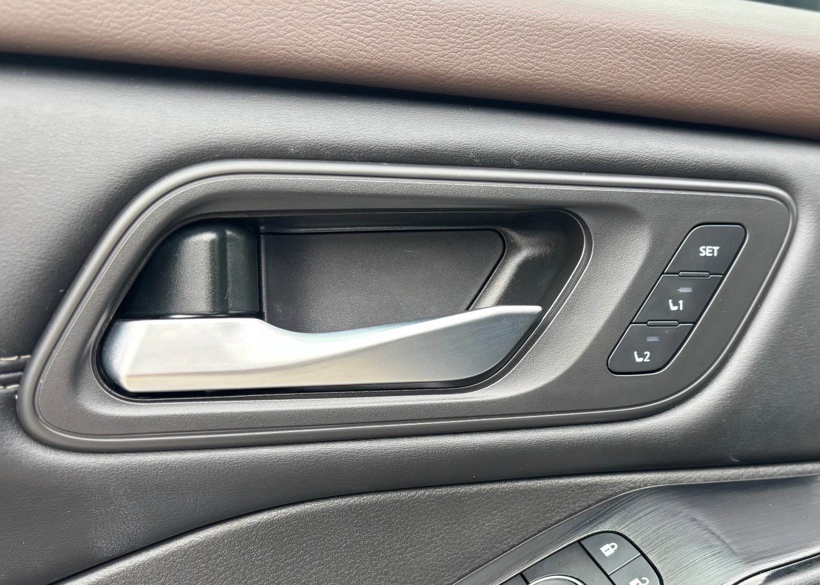 Used 2023 Nissan Rogue SL w/ SL Premium Package image 31