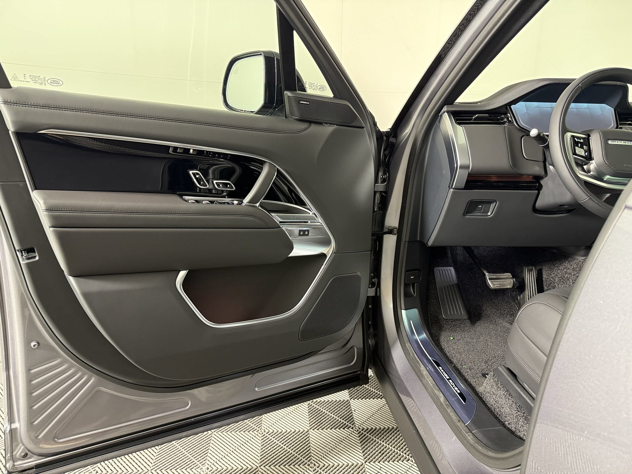 New 2027 Land Rover Range Rover SE AWD/4WD image 37