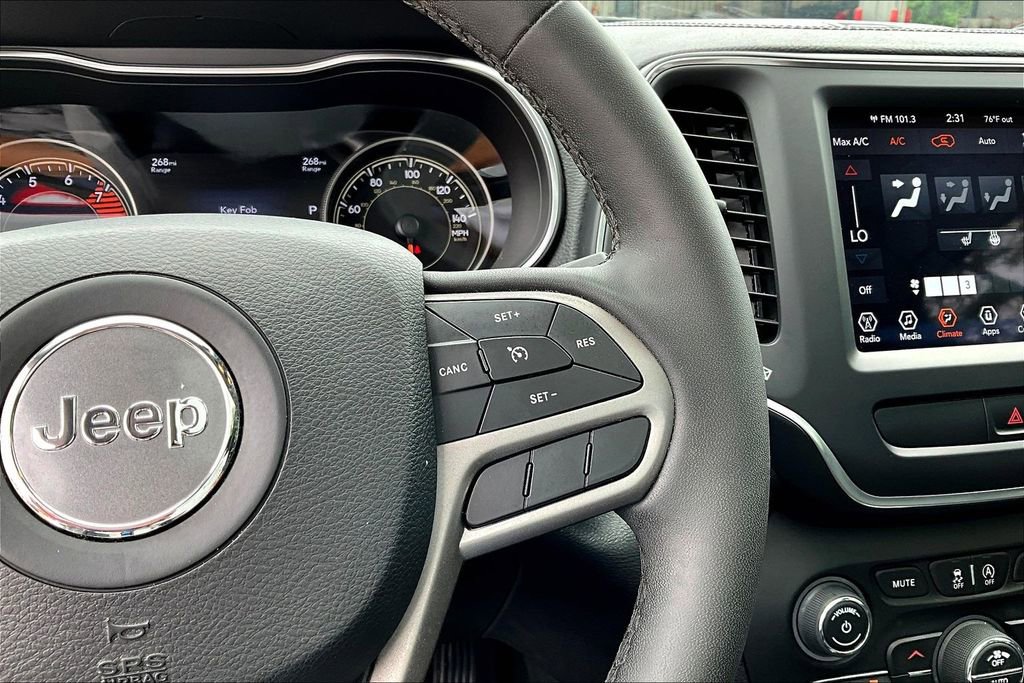 Used 2022 Jeep Cherokee Latitude Lux w/ Sun & Sound Group FWD image 13