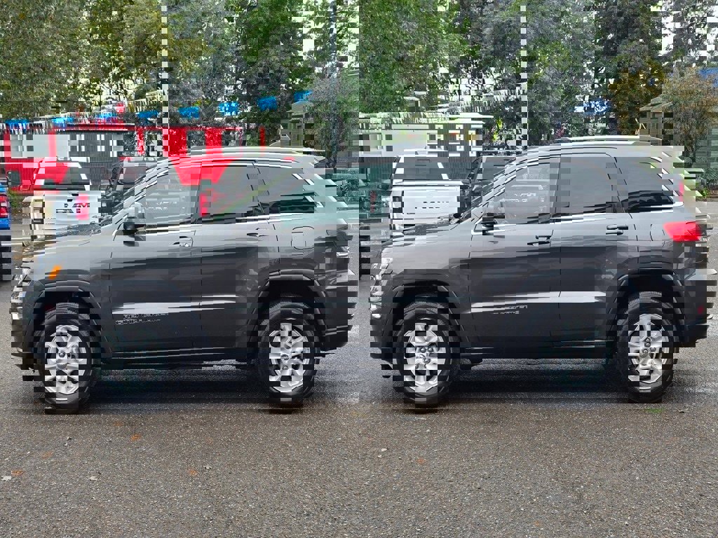 Used 2017 Jeep Grand Cherokee Laredo w/ Quick Order Package 23E image 6