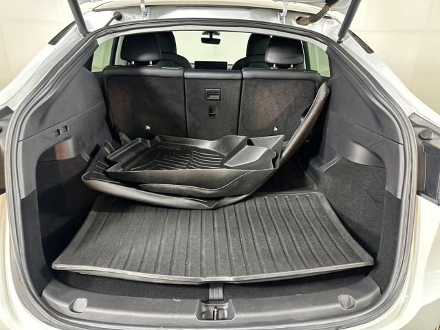 Used 2021 Tesla Model Y Long Range image 25