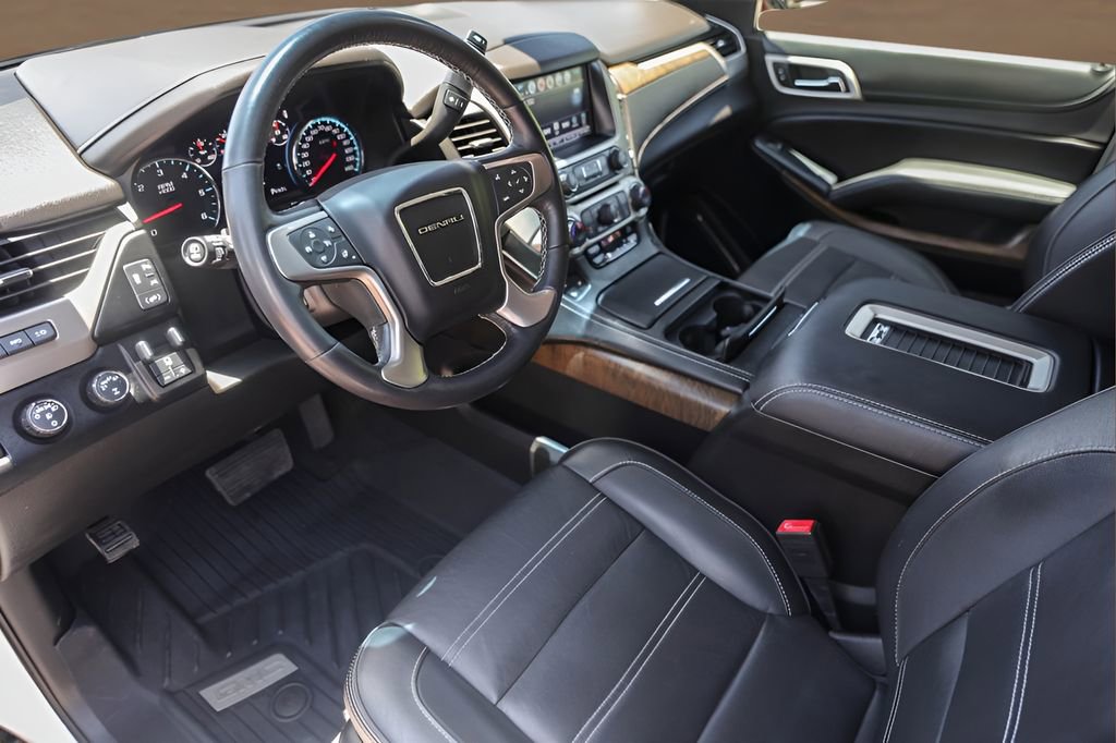 Used 2018 GMC Yukon Denali w/ Open Road Package AWD/4WD image 10