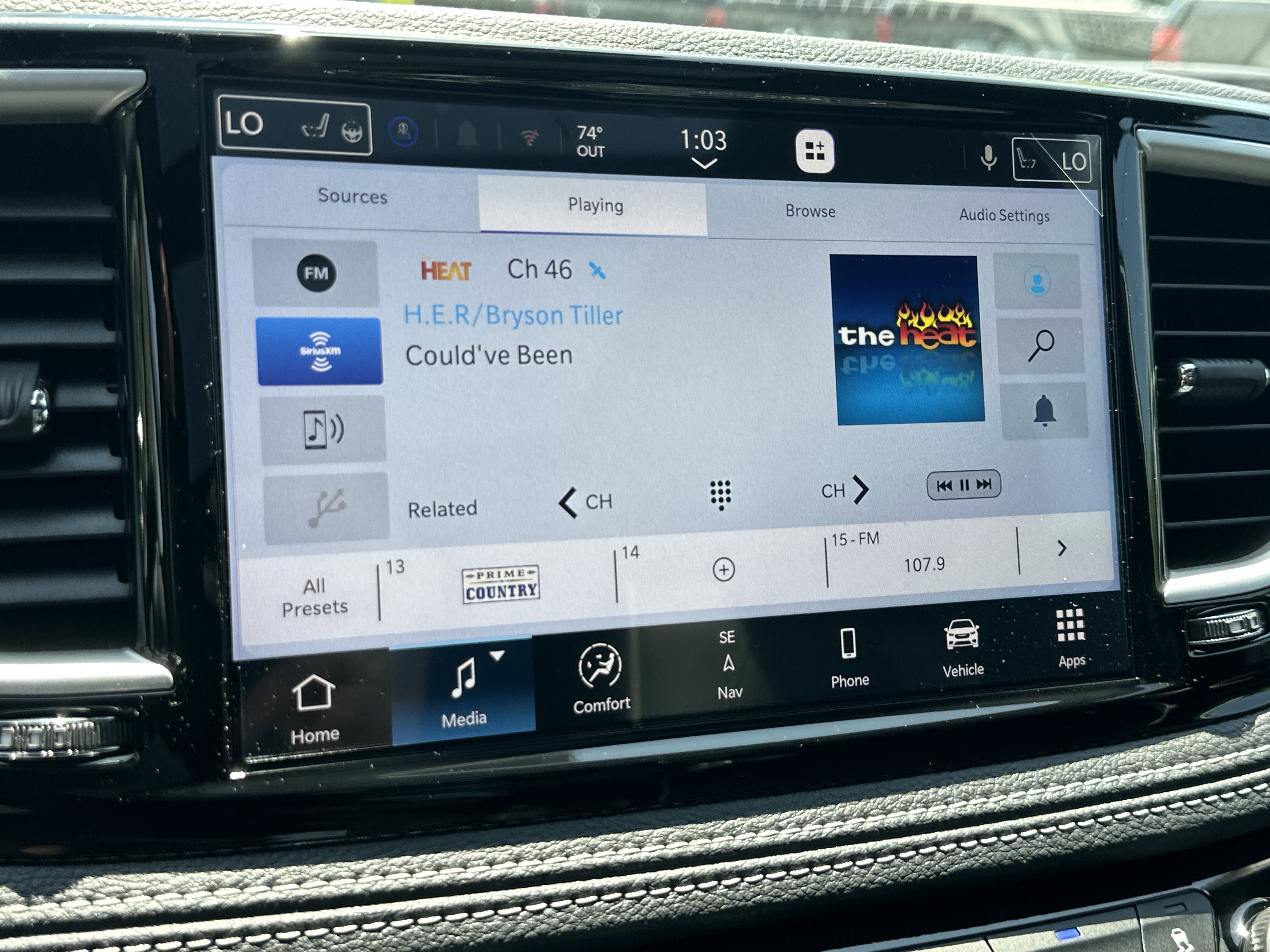 New 2027 Chrysler Pacifica Limited FWD image 8