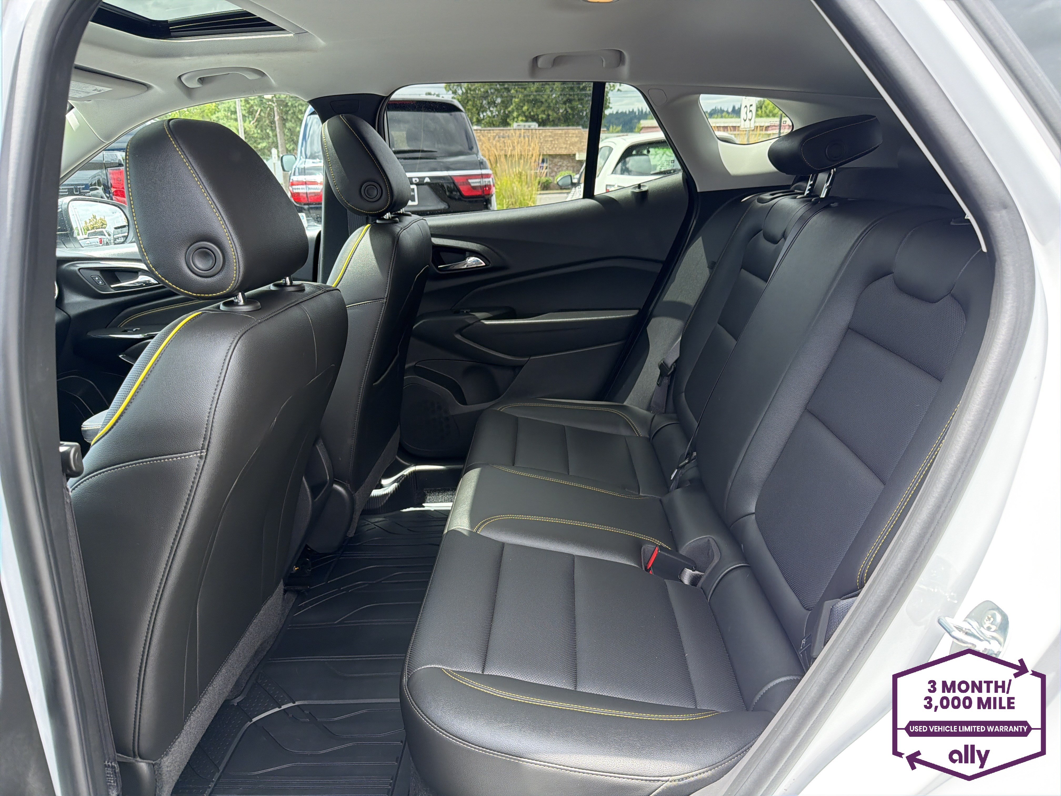 Used 2025 Chevrolet Trax ACTIV w/ Sunroof Package FWD image 11