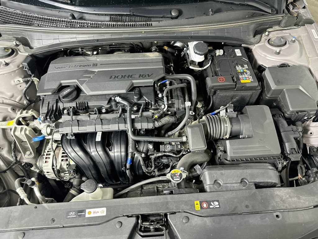 Used 2025 Hyundai Elantra Limited FWD image 10