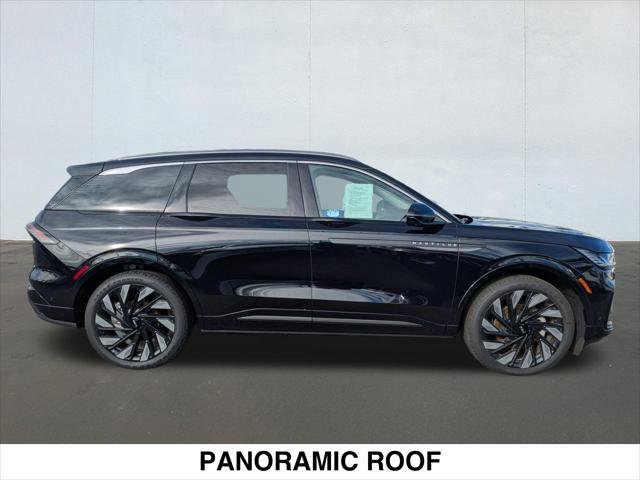 Used 2024 Lincoln Nautilus Black Label w/ Jet Appearance Package (87T) AWD/4WD image 6
