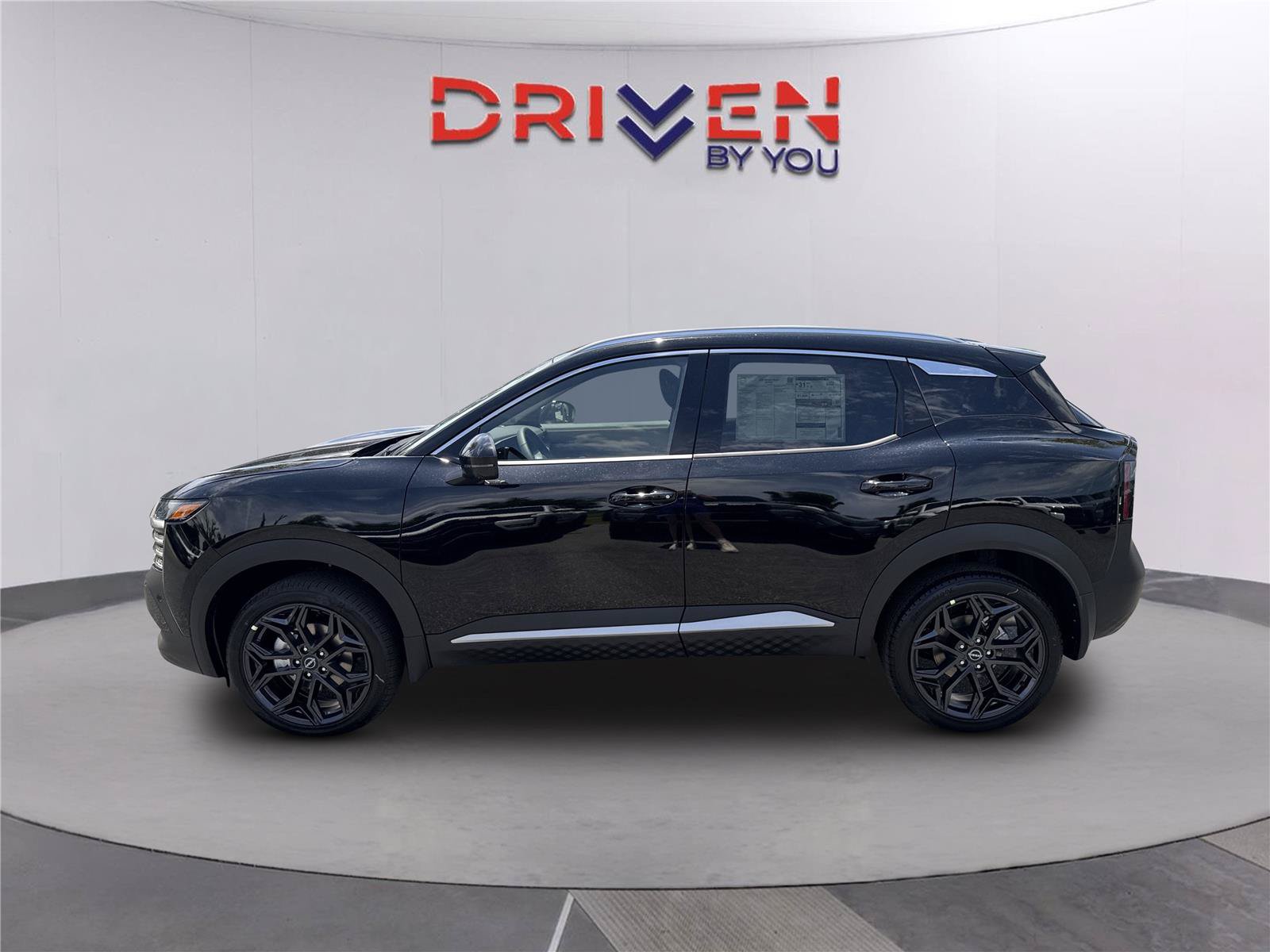 New 2026 Nissan Kicks SR FWD image 7