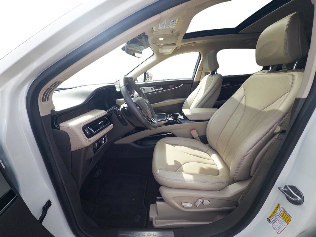 Used 2023 Lincoln Nautilus Reserve w/ Equipment Group 202A image 11