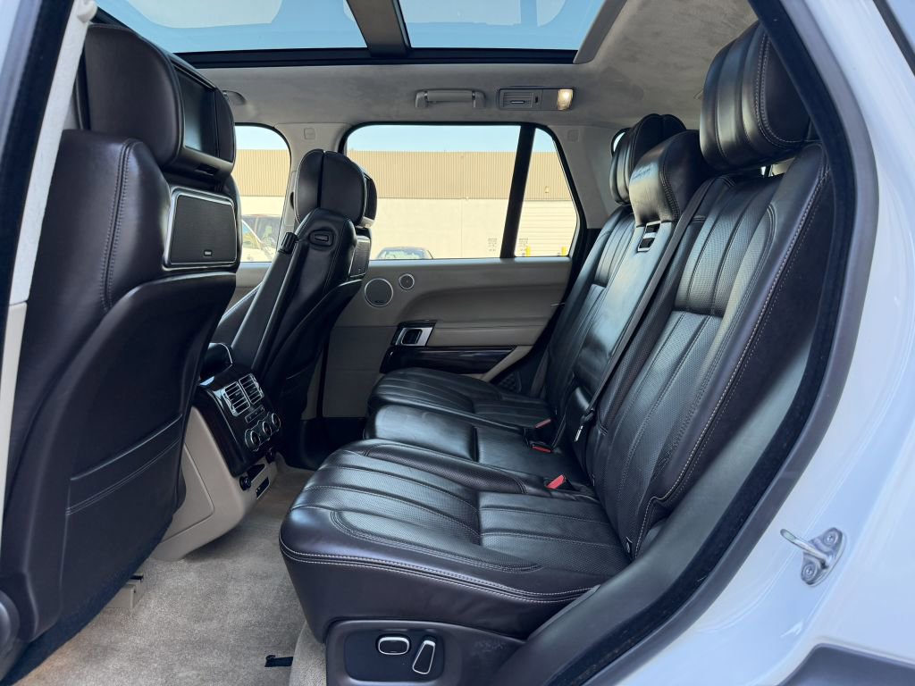 Used 2015 Land Rover Range Rover Autobiography image 23