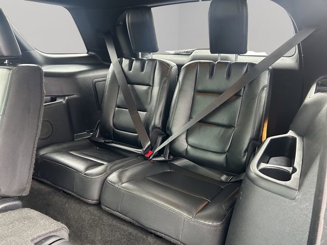 Used 2017 Ford Explorer XLT w/ XLT Technology Feature Bundle image 15
