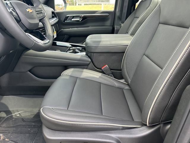 New 2026 Chevrolet Suburban Premier image 9