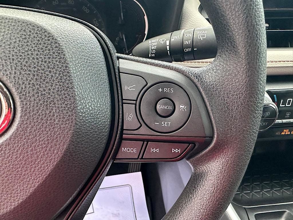 Certified 2023 Toyota RAV4 XLE w/ Convenience Package FWD image 24