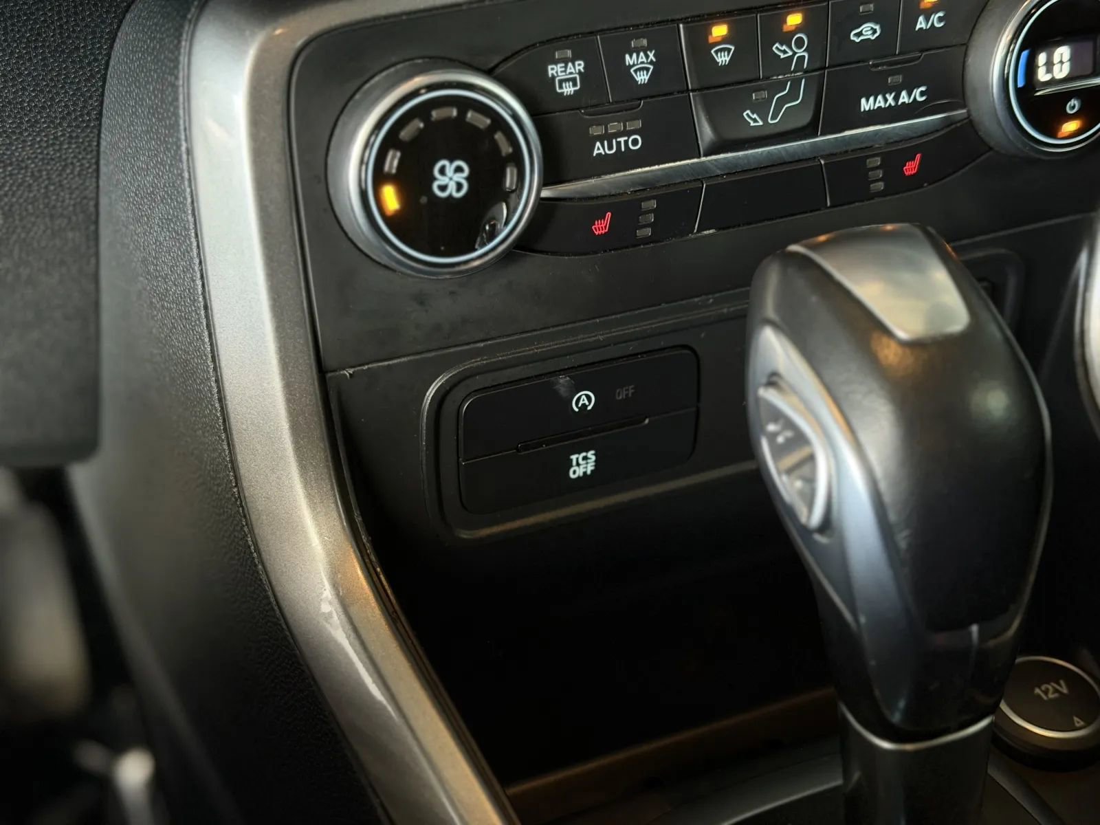 Used 2021 Ford EcoSport SE w/ SE Convenience Package image 39