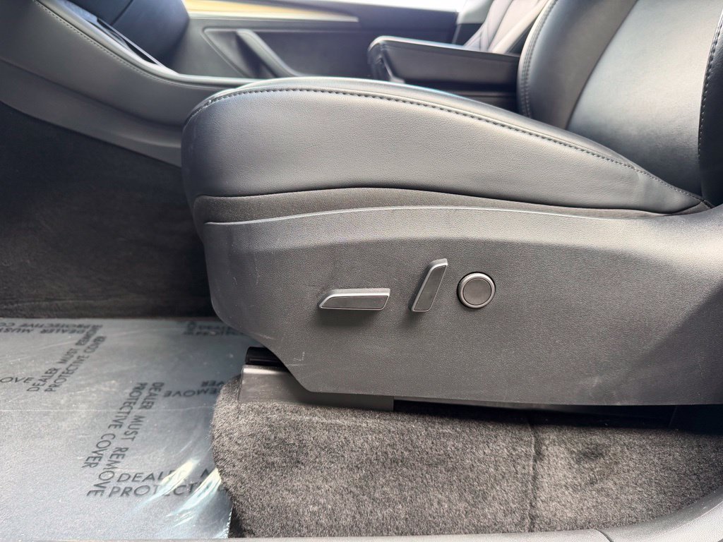Used 2023 Tesla Model Y 2WD image 27