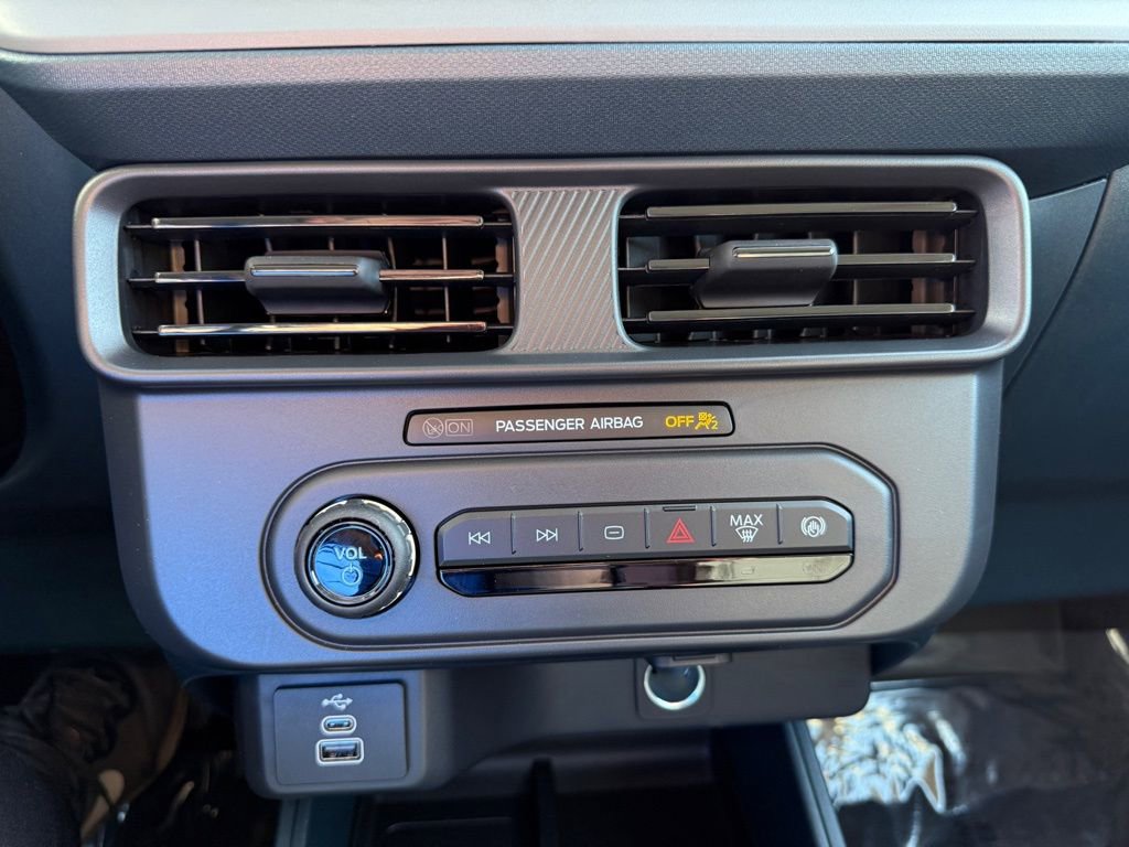 New 2026 Ford Maverick XL image 29