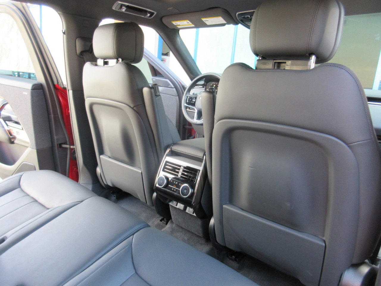 Used 2024 Land Rover Range Rover Sport SE image 33