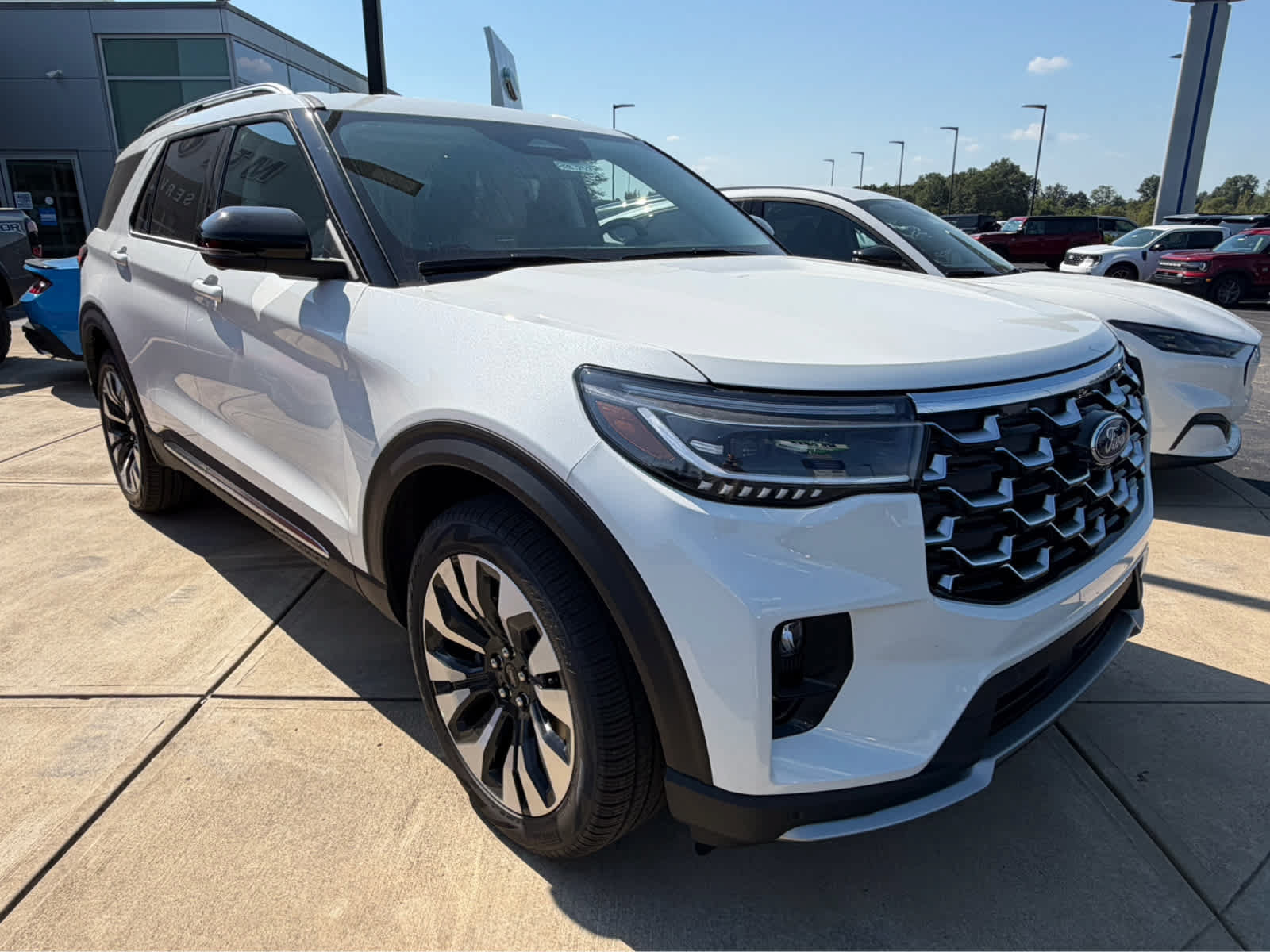 New 2026 Ford Explorer Platinum w/ LUX Leather Package AWD/4WD image 2