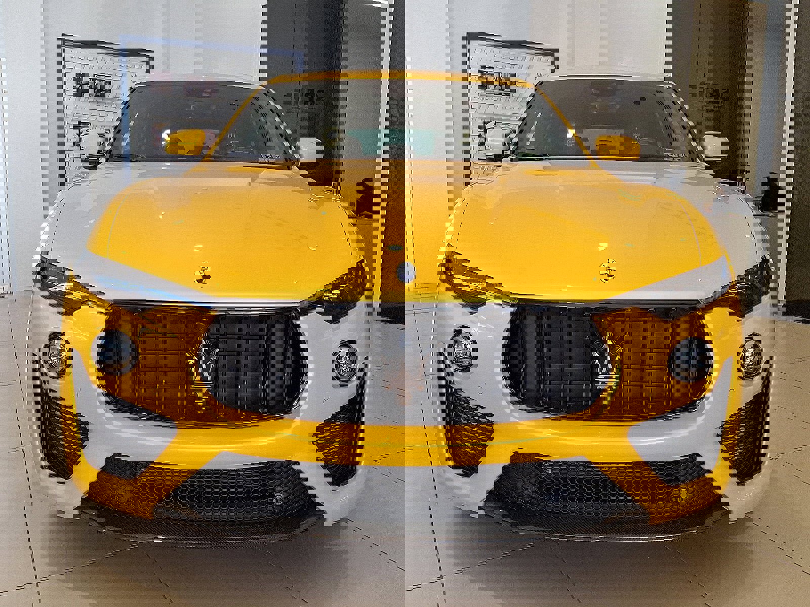 Used 2023 Maserati Levante Trofeo image 2