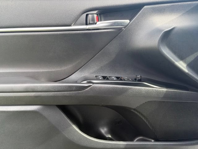 Used 2020 Toyota Camry SE FWD image 21