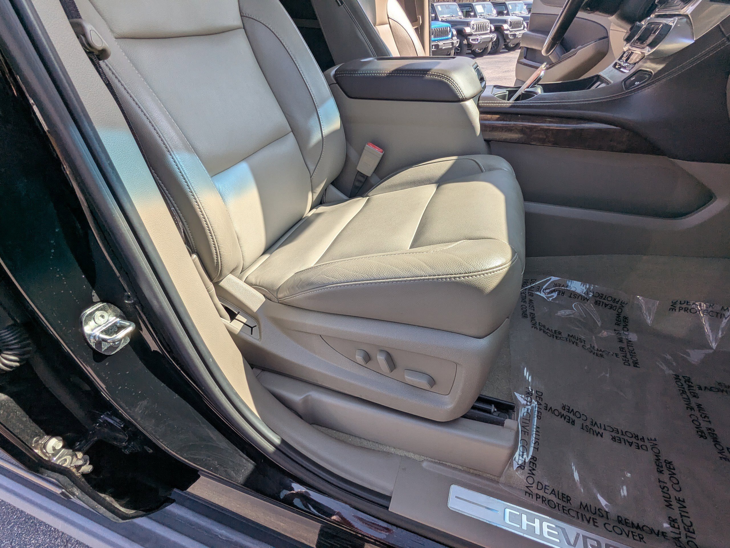 Used 2017 Chevrolet Tahoe LT image 16