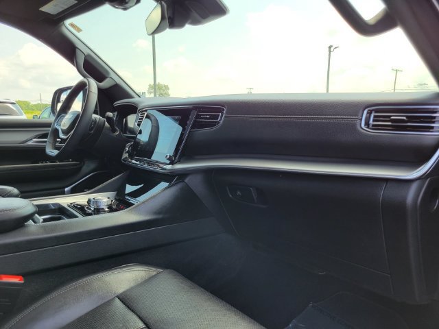Used 2024 Jeep Wagoneer Series II AWD/4WD image 34