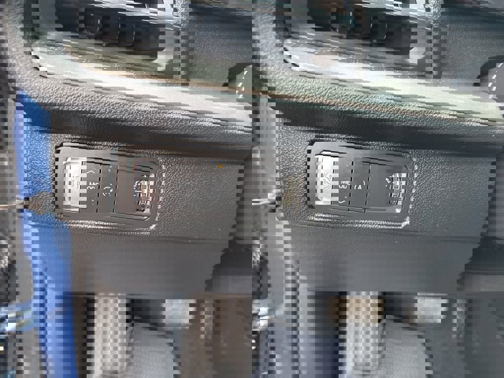 New 2026 Chevrolet Traverse LT w/ Sun and Wheel Package FWD image 17