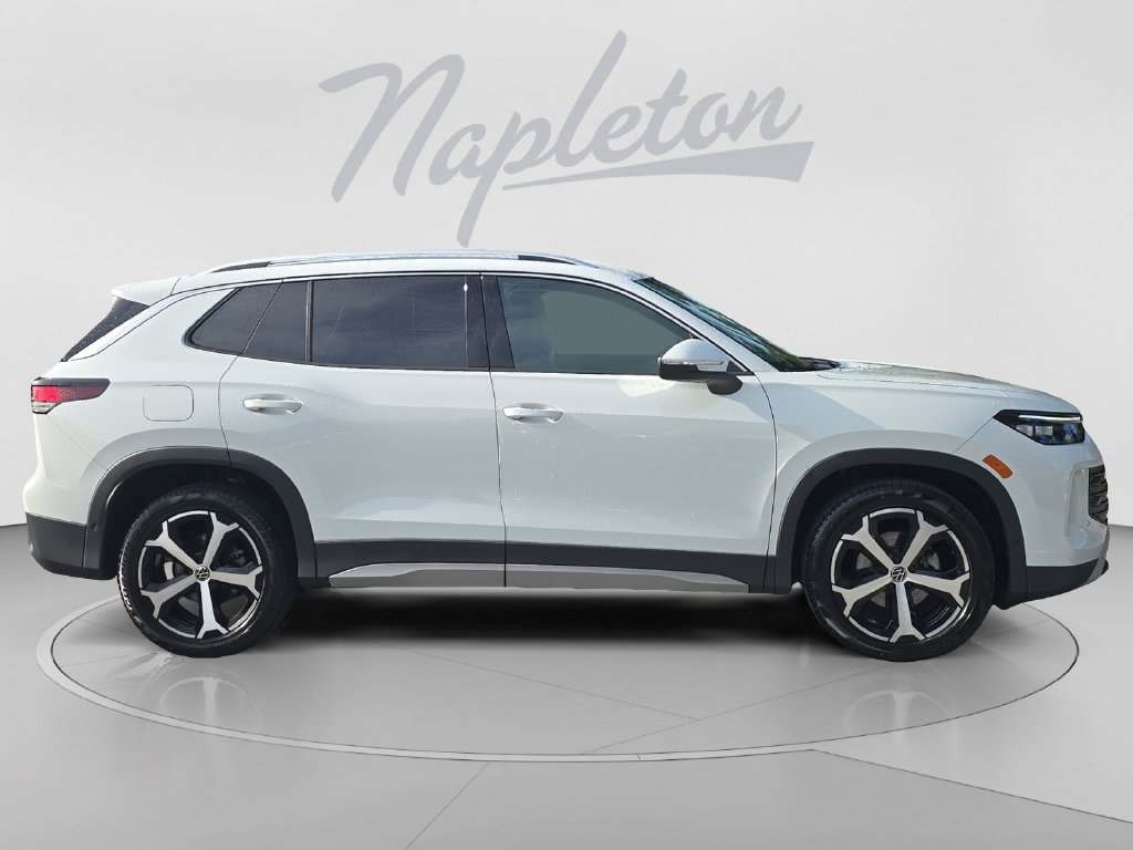 New 2025 Volkswagen Tiguan SE FWD image 8