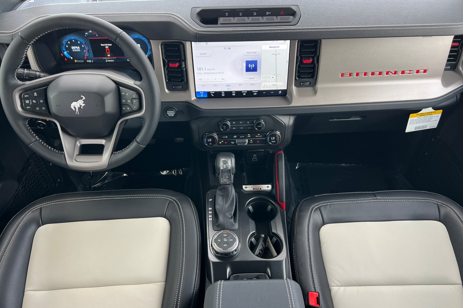 New 2026 Ford Bronco Outer Banks w/ Sasquatch Package AWD/4WD image 11