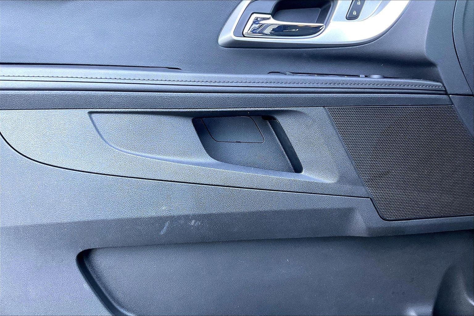 Used 2017 Chevrolet Equinox LT w/ Driver Confidence Package II image 15