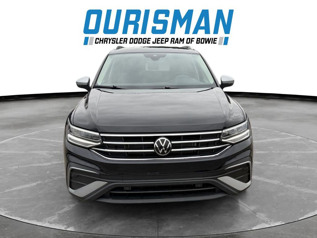Used 2024 Volkswagen Tiguan Wolfsburg Edition image 8