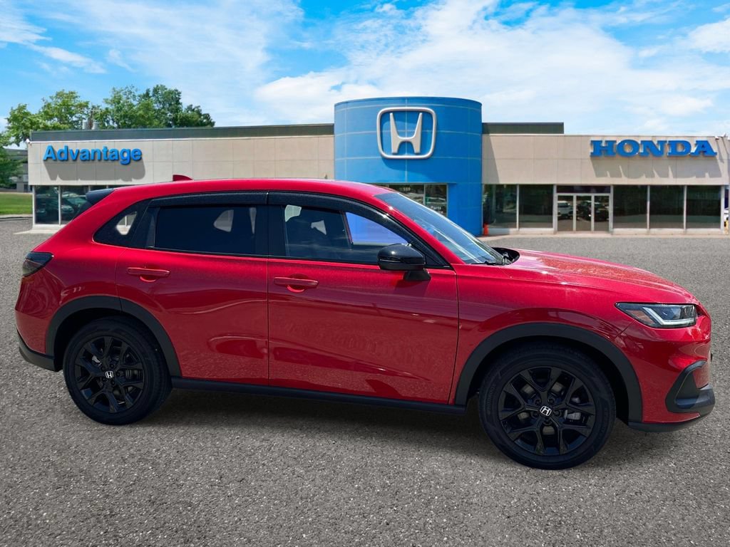 Used 2025 Honda HR-V Sport image 3