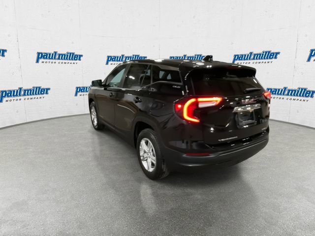 Used 2024 GMC Terrain SLE image 8
