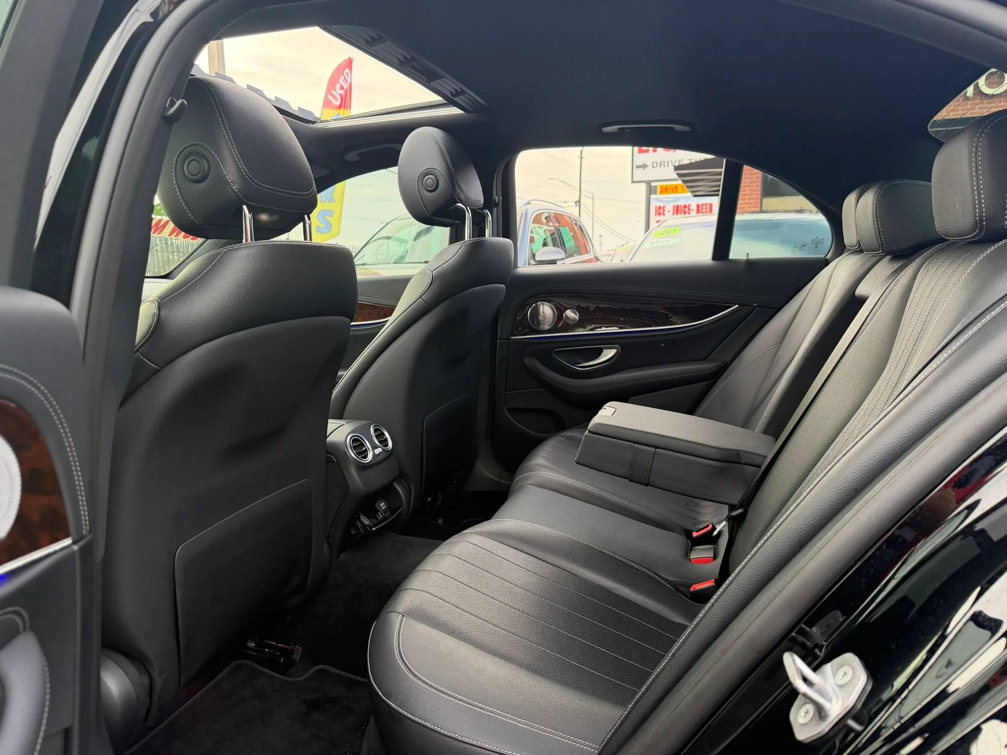 Used 2017 Mercedes-Benz E 300 image 14