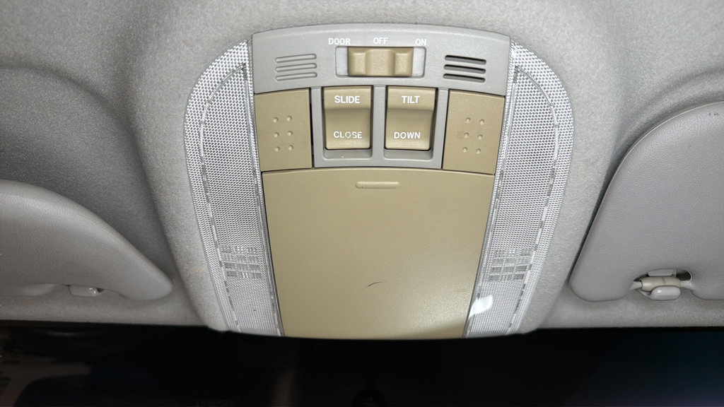 Used 2013 Toyota Corolla LE w/ Premium Pkg FWD image 18