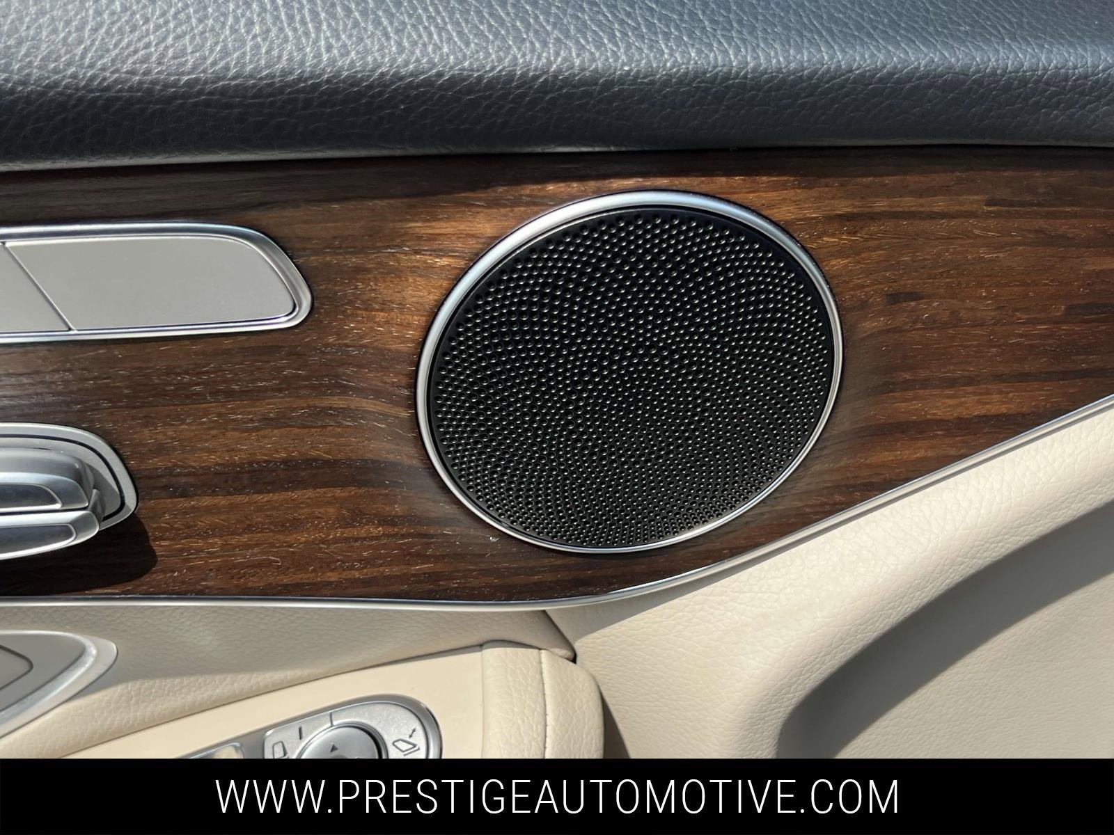 Used 2022 Mercedes-Benz GLC 300 GLC 300 w/ Premium Package Lite image 19