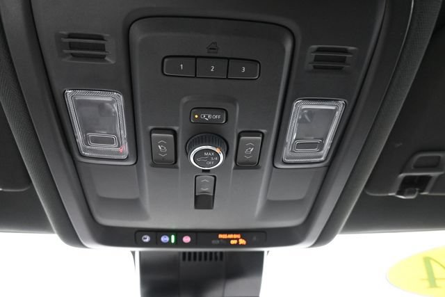 Used 2024 Chevrolet Tahoe Premier AWD/4WD image 45