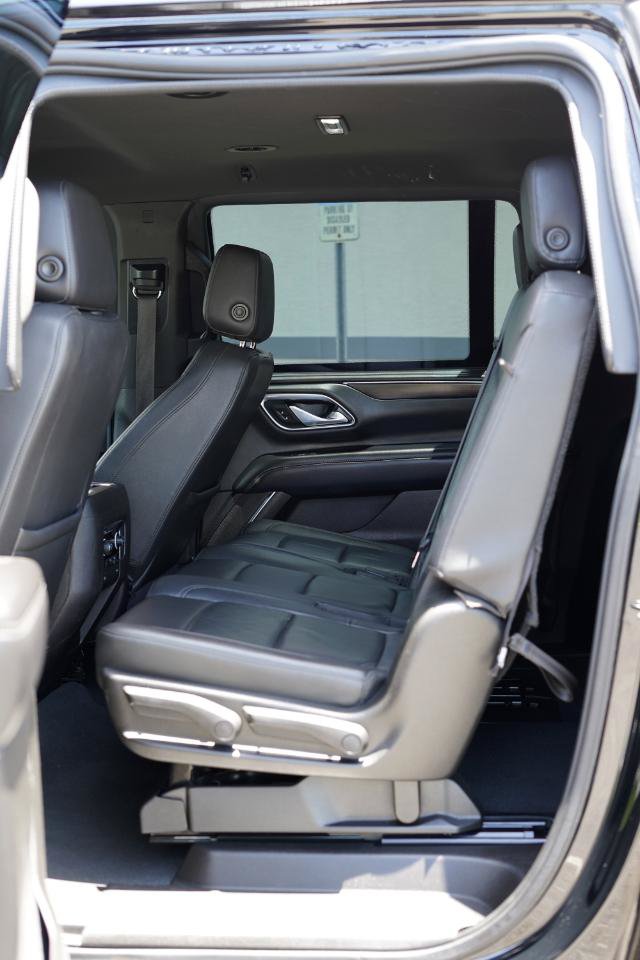 Used 2021 Chevrolet Suburban LT AWD/4WD image 18