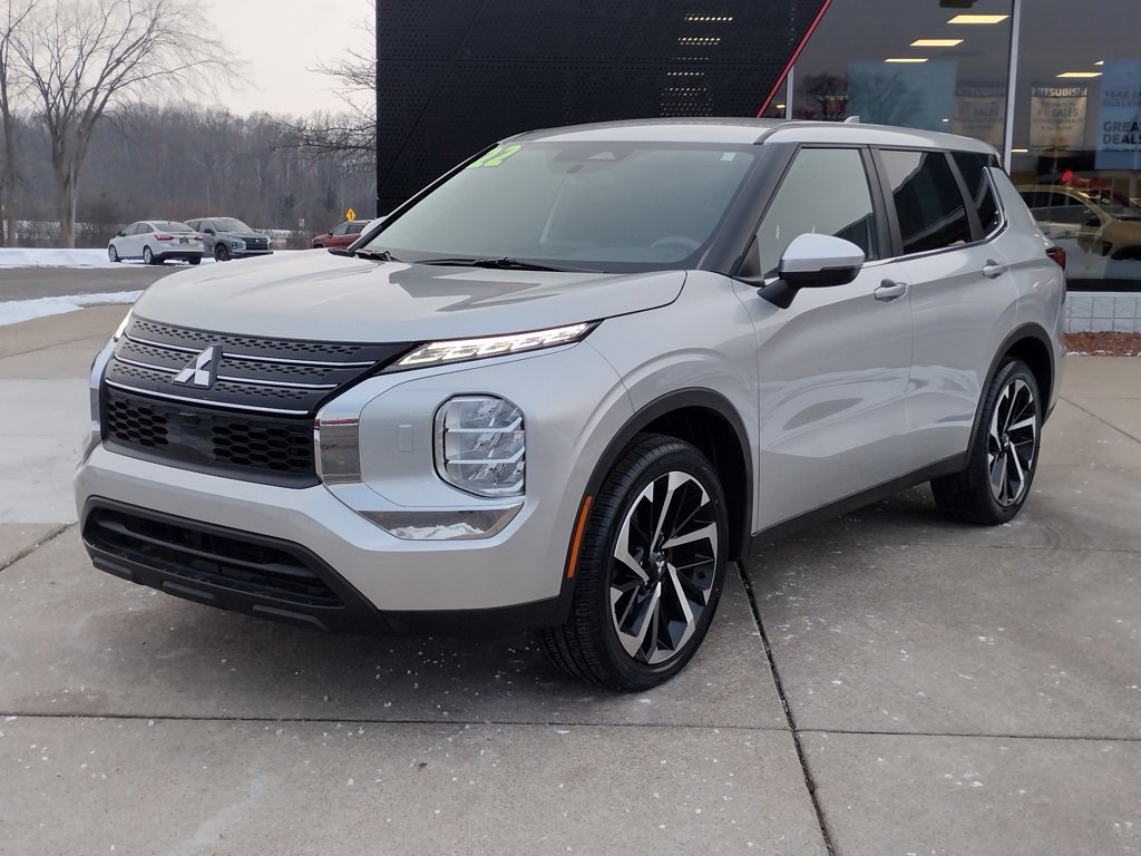 Used 2022 Mitsubishi Outlander ES