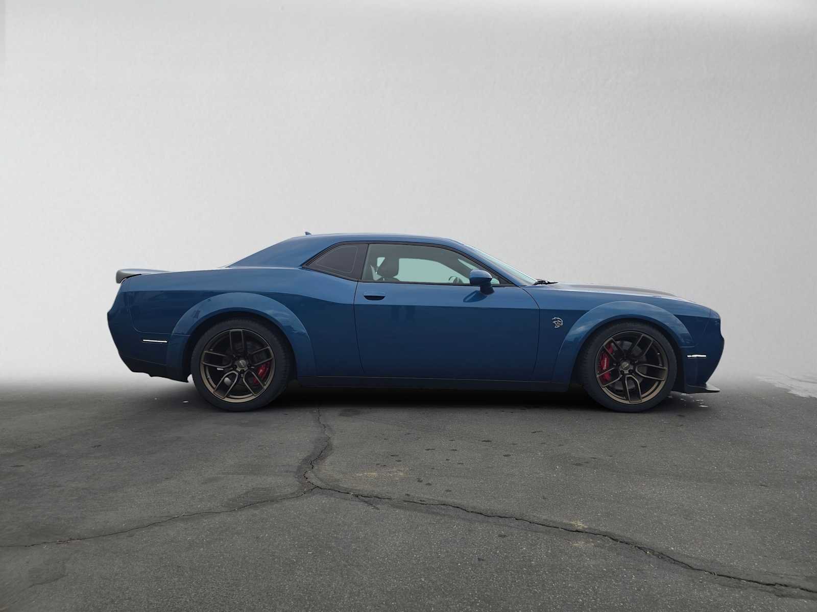 Used 2020 Dodge Challenger SRT Hellcat RWD image 2
