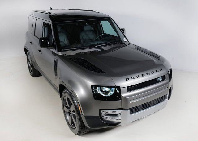 Used 2025 Land Rover Defender 110 S image 27