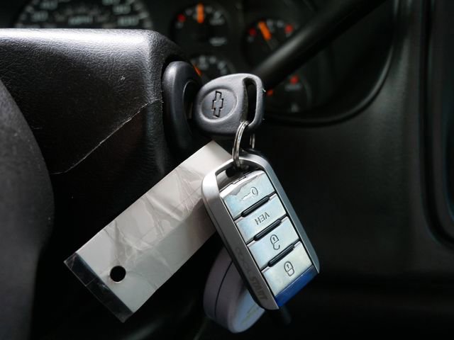 Used 2005 Chevrolet Silverado 2500 LT w/ Heavy-Duty Power Package image 22