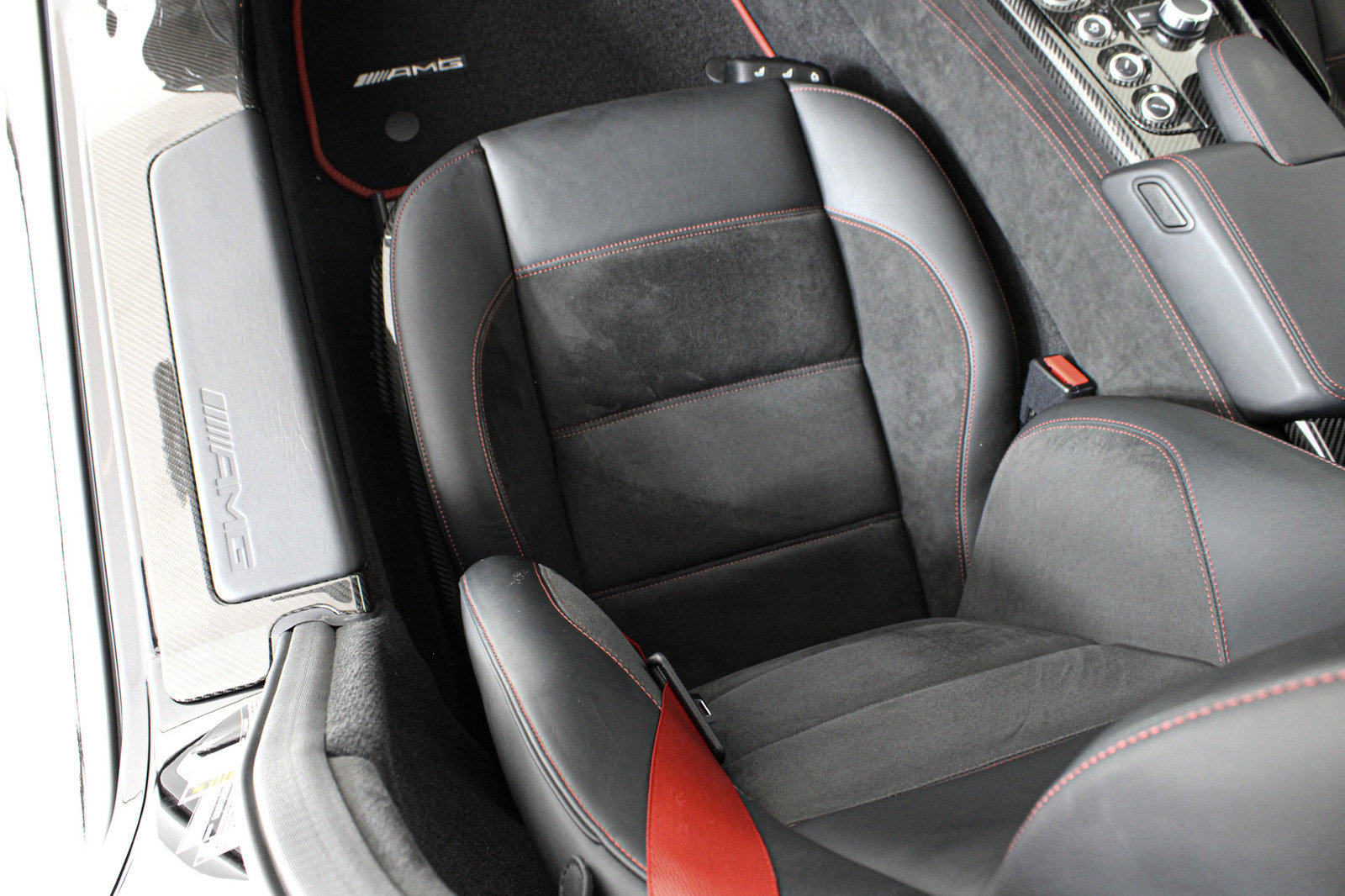 Used 2014 Mercedes-Benz SLS AMG Black Series image 32