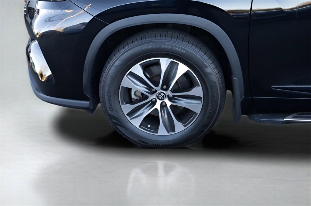 Certified 2022 Toyota Highlander XLE image 45