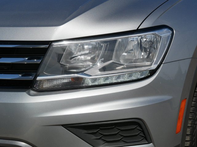 Used 2021 Volkswagen Tiguan SE w/ Panoramic Sunroof Package AWD/4WD image 10