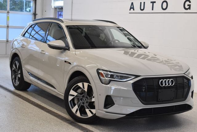 Used 2021 Audi e-tron Premium w/ Convenience Plus Package AWD/4WD image 1