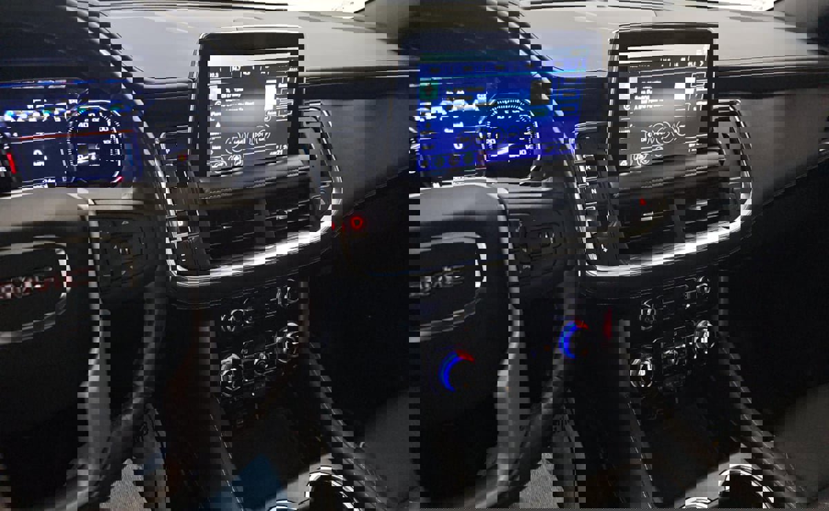 Used 2021 GMC Yukon XL SLT w/ SLT Premium Package image 9