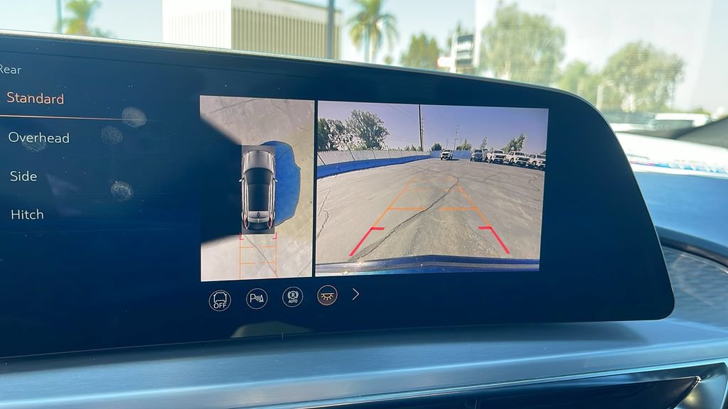 Used 2026 Cadillac Lyriq V AWD/4WD image 18