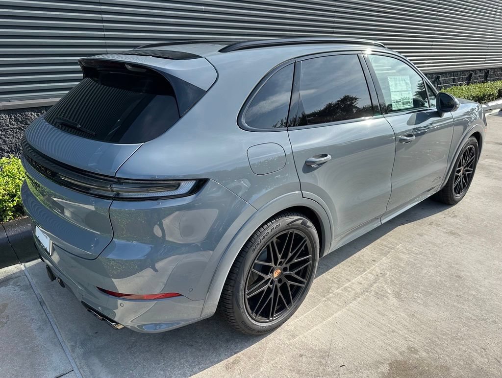 Used 2026 Porsche Cayenne GTS AWD/4WD image 10