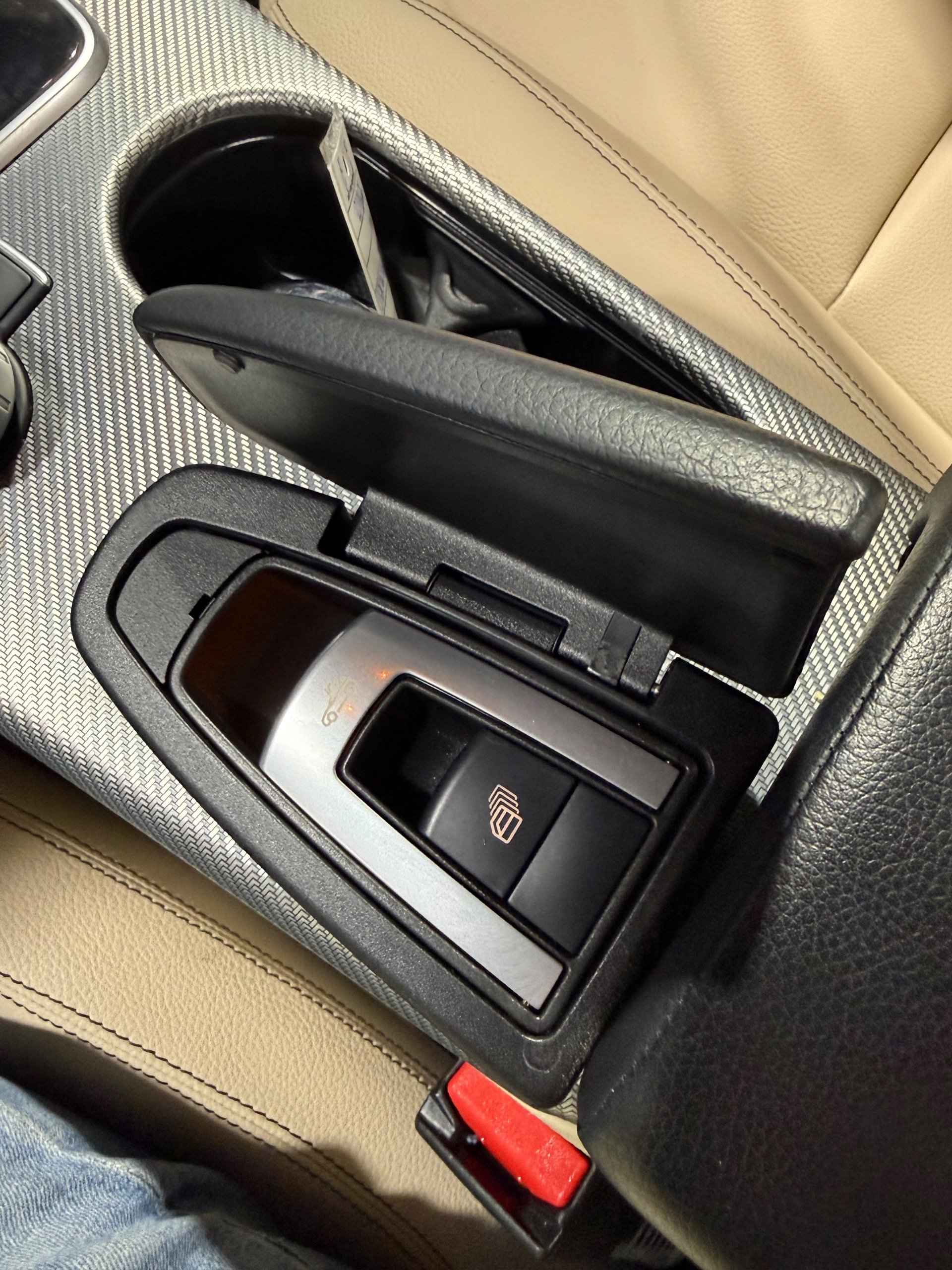 Used 2017 Mercedes-Benz SLC 300 w/ Premium 2 Package image 46